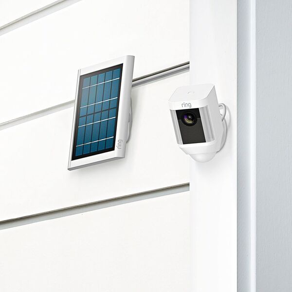 Ein weiteres Beispiel für Sicherheit durch Smart-Home-Produkte sind die Outdoor-Kameras von Ring, wie die Spotlight Cam Solar. (Ring)