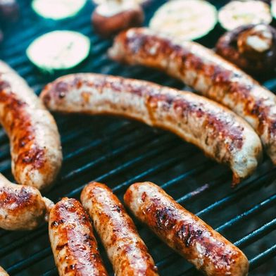 Keine Würste mehr von Thüfleiwa: Der Thüringer Hersteller stellt zum 31. Oktober 2025 seine Produktion ein (Symbolbild). (Bild: frei lizenziert,  Markus Spiske)