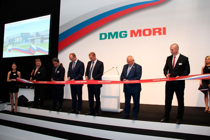 Ribbon cutting ceremony beim Grand Opening von DMG Mori Ulyanovsk. (Bild: Kroh)