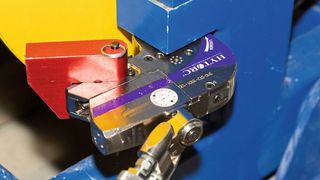 Hydraulisches, prozesssicheres und dokumentiertes Verschrauben der M30-Schraubverbindungen an den Winden mit 1430 Nm nach der Montagemethode DGS (=drehmomentgesteuert - streckgrenzüberwacht). (Hytorc)