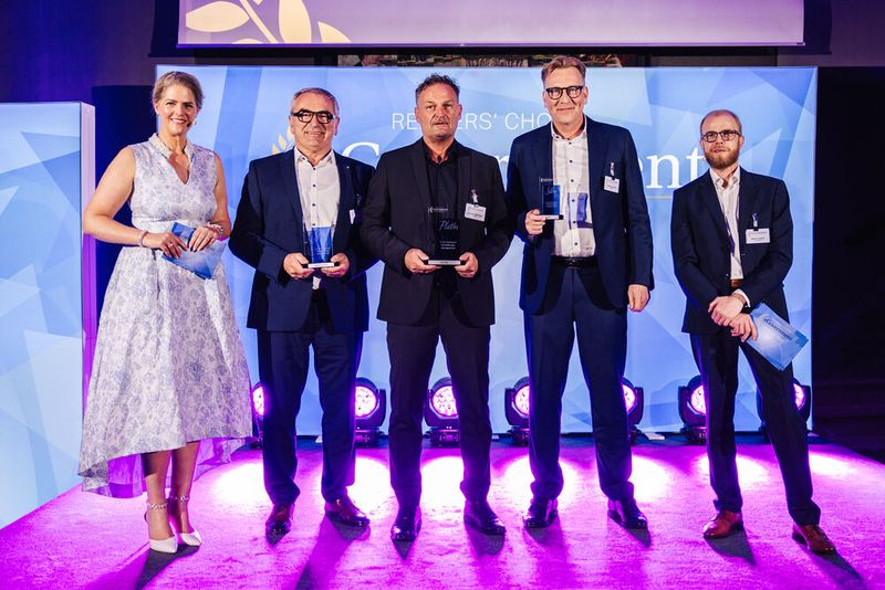 Die Gewinner in der Kategorie „Verwaltungsmanagement“: DATEV (Platin), Axians Infoma (Gold), MACH (Silber). Holger Schmelzeisen, Alexander Mathiowetz und Andreas Drechsler (v. l.) nahmen die Preise entgegen. (Bild: Offenblende)