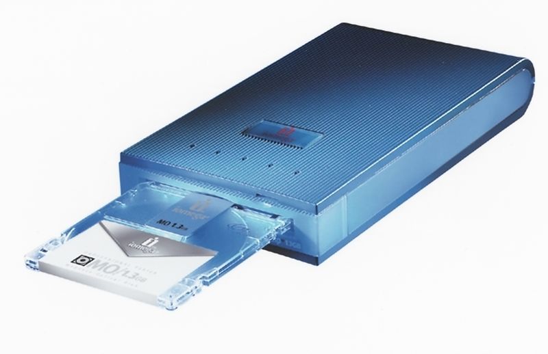 Ein 1,3 Gbyte MO Laufwerk von Fujitsu, allerdings im Iomega Kleid. Die Vertriebspartnerschaft hielt nur kurze Zeit. (Archiv: Vogel Business Media)