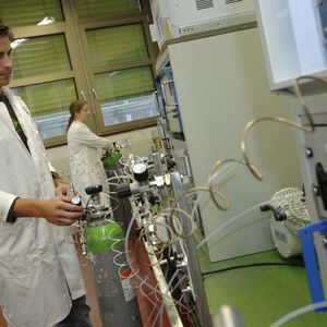 Abb. 2: Die Zuverlässigkeit der verwendeten Kalibriergase ist für gasanalytischer Verfahren unerlässlich.