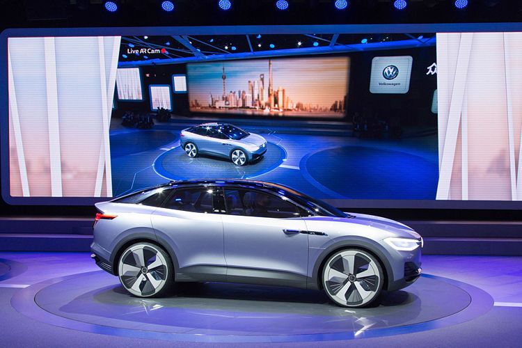 Bis zu 500 Kilometer (NEFZ) soll der 180 km/h schnelle und 225 kW starke I.D. Crozz mit einer Batterieladung zurücklegen können.  (VW)