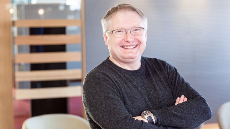 Dipl.-Designer Hans-Joachim Kaiser hat durch den Ausbau der Social-Media-Präsenz von Weinig auch mehr Leute auf die Homepage des Unternehmens gelockt. (Bild: Marc Brezing / 350nm)