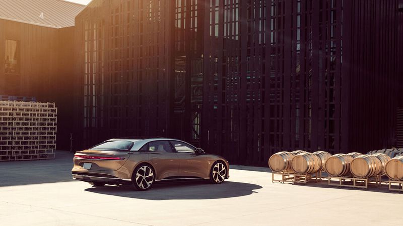 Der Air soll bis zu 837 Kilometer weit kommen. (Lucid)