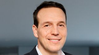 Mario Köhler, Direktor Vertrieb, Aftersales und Händlerentwicklung bei Toyota Deutschland, will 2022 die 100.000 Neuzulassungen knacken. (Bild: Jack Kulcke)