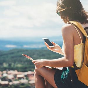 Kann durchaus praktisch sein: Auch in der „schönsten Zeit des Jahres“ sind mobile Endgeräte längst ein wichtiger Bestandteil.
