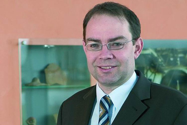 Peter Schäfer, Autohaus Schäfer, Königsbrunn: „Die Ziele unseres Herstellers Mercedes-Benz für 2013 sind äußerst sportlich.“ (Foto: Archiv)