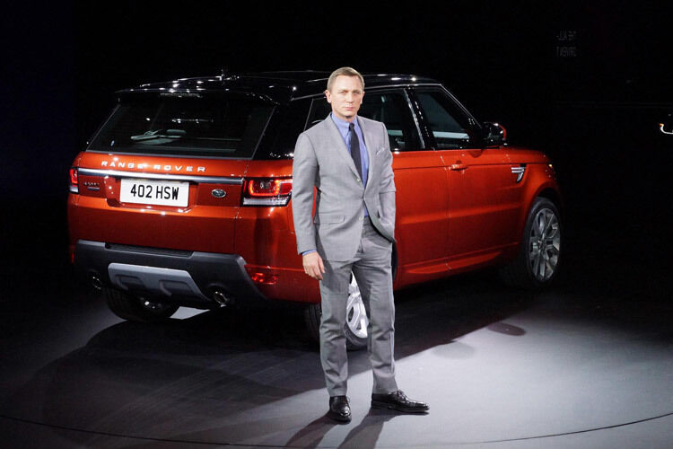 Mit prominenter Unterstützung stellte Land Rover den neuen Range Rover Sport vor. James-Bond-Darsteller Daniel Craig gab sich die Ehre. ()