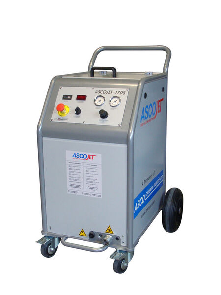 Ascojet Combi blaster 1708 – multifunctional applicable thanks to the optimal combination of gentle cleaning with dry ice pellets and the additional abrasive effect of a carefully selected additive.  (Asco)