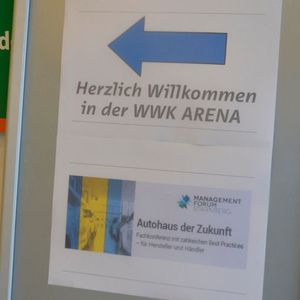 Rund 70 Teilnehmer verfolgten am Mittwoch die Vorträge der Referenten … (Bild:  Rehberg/»kfz-betrieb«)