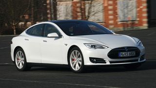 Tesla Model S (Axel Busse/Ampnet)