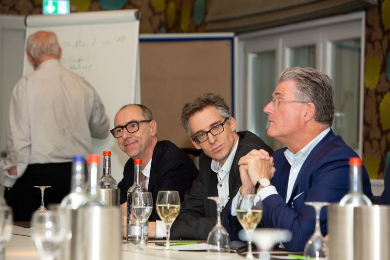 Dirk Stocksmeier von der ]init[ AG, Dr. Martin Hagen und Prof. Dr. Andreas Meyer-Falcke, Beigeordneter im Dezernat für Personal und Gesundheit der Stadt Düsseldorf (v. l.) (Gaby Ahnert – Eventfotograf)