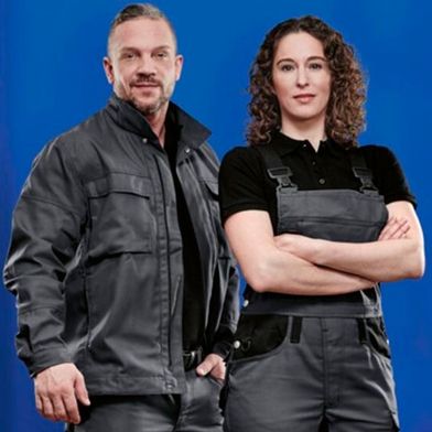 Schutzkleidung gibt es jetzt auch in Damenschnitten. (Bild: DBL)