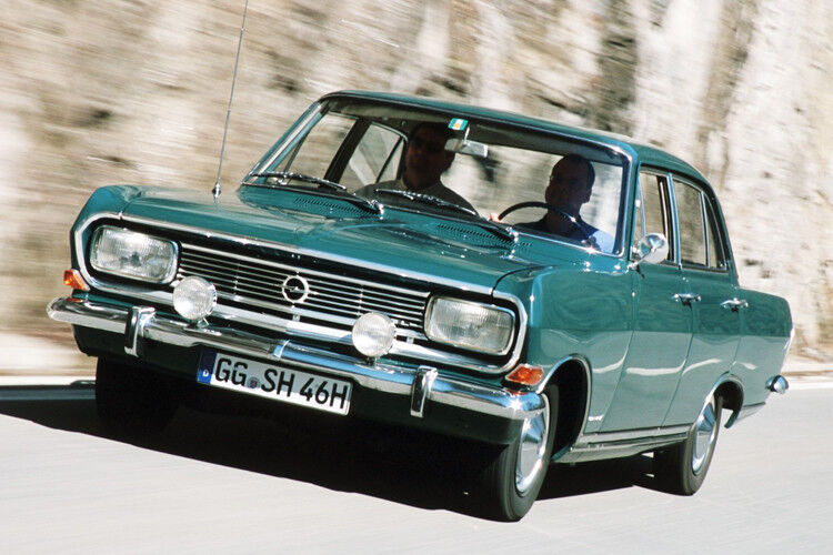 Mittelklasse-Millionär: Zwischen 1963 und 1966 liefen insgesamt 1.184.075 Einheiten des Rekord A/B von den Rüsselsheimer Montagebändern. (Foto: Opel)