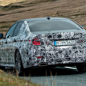 (BMW)