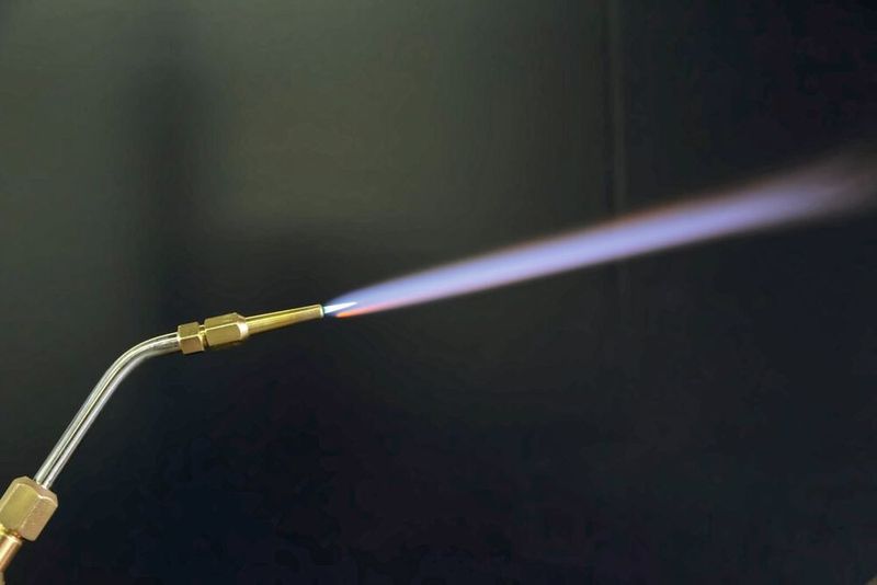 La flamme décarbonisée obtenue à partir de l'électrolyse de l'eau présente un certain nombre d'avantages en matière d'environnement et de sécurité. (Castolin Eutectic)