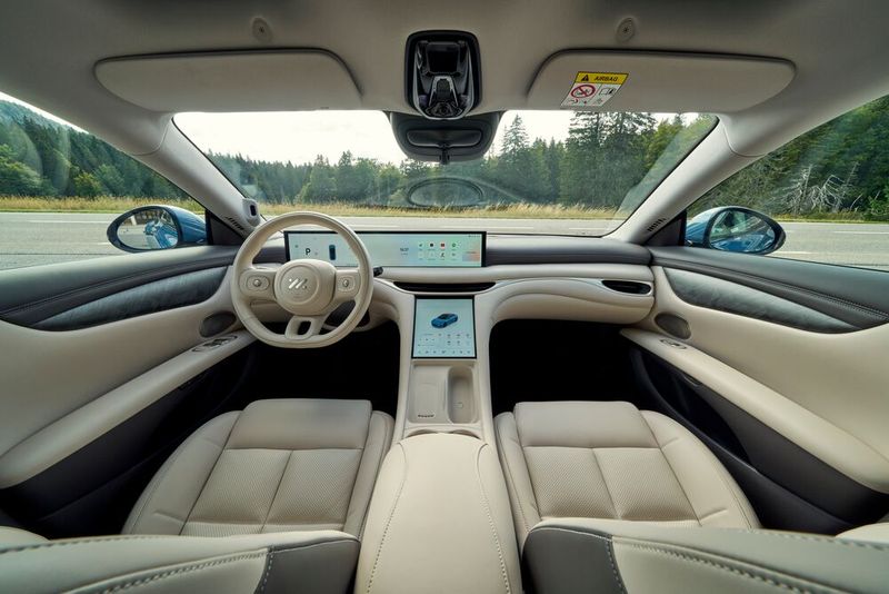 Das Interieur wirkt aufgeräumt und hochwertig. (Bild: MG Motor)