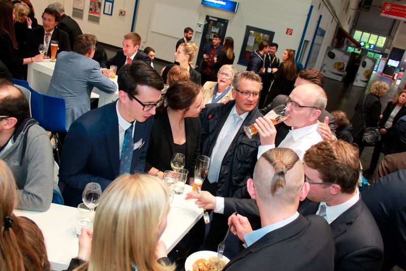Impressionen von der Standparty der Vogel Business Media. (Konstruktionspraxis)