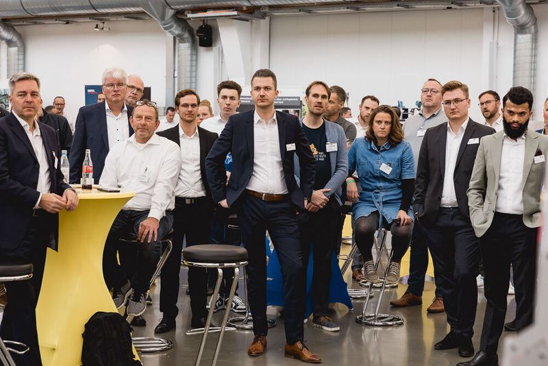 Disziplinierte Zuhörerinnen und Zuhörer (Bild: Stefan Bausewein)