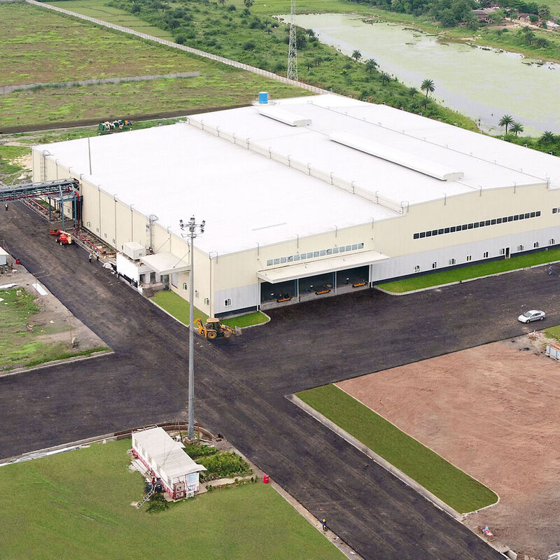 Luftaufnahme des neuen indischen Produktionsstandorts Panagarh. In einer ersten Ausbaustufe werden hier Fest- und Flüssigsiliconkautschuke sowie gebrauchsfertige Siliconcompounds hergestellt.