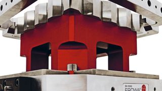 Zusammen mit Ihnen entwickeln wir Ideen und Lösungen. Das Resultat sind einsatzfertige Aufspannvorrichtungen nach Ihren individuellen Bedürfnissen. (Erowa)