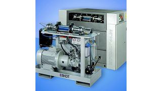 Typische Hochdruckpumpe mit einem Betriebsdruck von 4000 bar, einer Fördermenge von 3,8 l/min und einer Leistung von 37 kW in offener Ausführung und mit Schallschutzgehäuse.  Bild: BHDT (Archiv: Vogel Business Media)