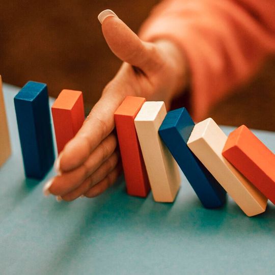 VCI zur wirtschaftlichen Lage: Die Talsohle scheint zwar erreicht, eine Trendwende ist aber noch nicht erkennbar.(Bild:  frei lizenziert /  Pixabay)