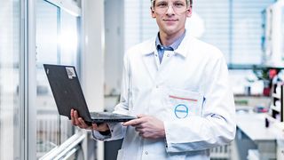 Daten-Experte Jan Meyer hilft, bei Covestro die digitale Forschung und Entwicklung voranzutreiben.  (Covestro)