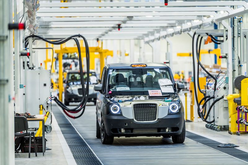 Die Kapazität des Werks liegt bei mehr als 20.000 Fahrzeugen im Jahr – viele von ihnen wollen Geely und die London Taxi Company ab dem Jahr 2018 exportieren. (London Taxi Company)