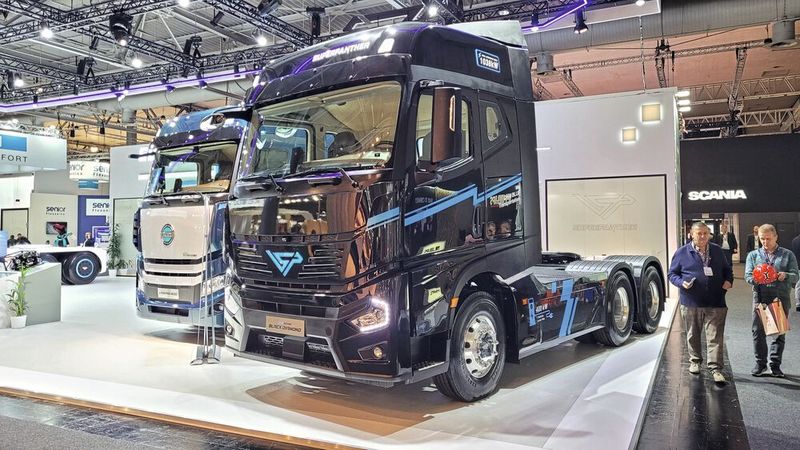 Noch ein Exot: Der chinesische Truckhersteller Superpanther feierte in Hannover sein Debüt. (Bild: Wehner / VCG)