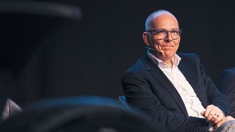 Herrn Wolfgang Meier, Geschäftsführer Pirelli Deutschland: „Fahrer von Premium-Fahrzeugen fragen verstärkt homologierte Reifen nach, sobald ihre Erstausrüstungsreifen ersetzt werden müssen.“(Bild:  Fahrwerkfilm)