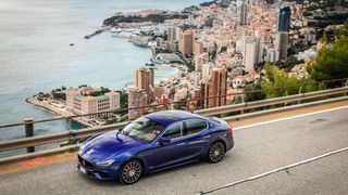Der Motor des Ghibli hat Ferrari-Gene. (Bild: Maserati)
