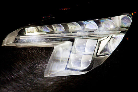 Die neuen Frontscheinwerfer sollen einen Leuchtwert von 700 Lumen schaffen.  (Foto: Opel)
