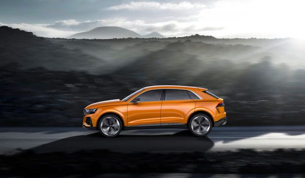 Audi Q8 sport concept: Dank seiner Leistung von 350 kW (476 PS) und 700 Newtonmetern Drehmoment sprintet er in nur 4,7 Sekunden von 0 - 100 km/h und weiter bis zur Höchstgeschwindigkeit von 275 km/h. (Bild: AUDI AG)