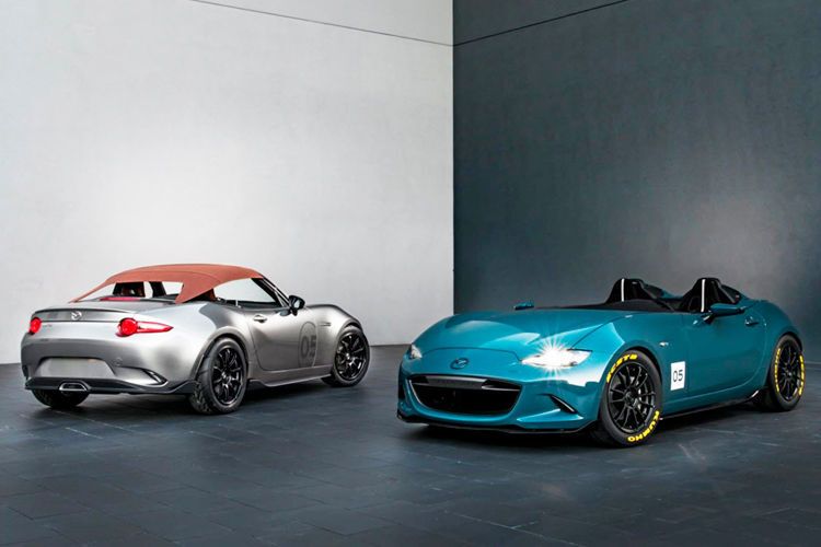 Was man aus dem Roadster MX-5 alles so machen könnte, zeigt Mazda jetzt mit zwei Leichtbaukonzepten auf der amerikanischen Tuningmesse SEMA. (Foto: Mazda)