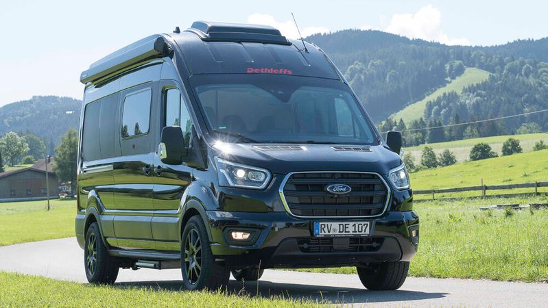 Den 590C gibt es mit einem originellen Bad-Konzept. Den 590C gibt es mit einem originellen Bad-Konzept.