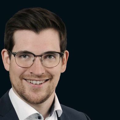 Der Autor: Lukas Diener ist Principal Consultant Data & Analytics Strategy, Data Culture, Data Governance und Domain Lead Strategy bei der QUNIS GmbH.  (Bild: QUNIS GmbH)