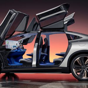 Aehra gewährt nun auch Einblicke in sein für 2025 angekündigtes E-SUV.(Bild:  Aehra)