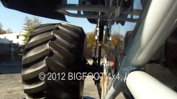 Der Bigfoot 20: der weltweit erste Monstertruck mit Elektroantrieb macht mit über 260 kW und 1100 Nm Autos umweltschonend platt (Bild: Bigfoot 4x4 Inc.)