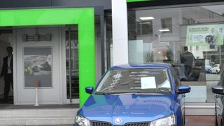 Autoschmitt hat in Frankfurt seinen ersten Showroom für Skoda eröffnet. (Grimm / »kfz-betrieb«)