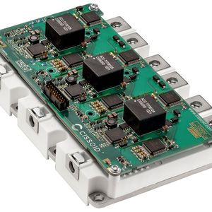 Image 2: The Intelligent Power Module (IPM) consists of a SiC power stage with pin fin cooling and a top-mounted gate driver [2].(Image: Melting Prod SPRL)