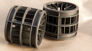 Herzstück des MBBR-Biofilm-Verfahrens sind spezielle Biofilm-Träger aus Plastik, die große Innenoberflächen aufweisen.  (Bild: Veolia)