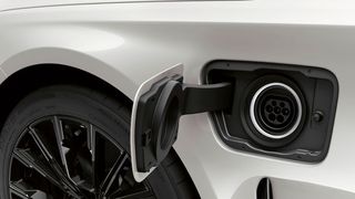 Eon und Consentec haben eine Studie zur Netz-Infrastruktur für Elektrofahrzeuge erstellt. Ihr Ergebnis: Bis zum Jahr 2045 kann das Eon-Netz für reine Elektromobilität bereit sein. (BMW)