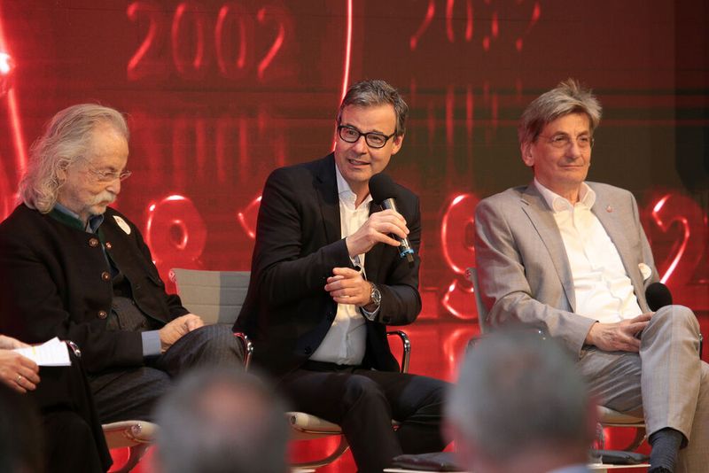 In kurzen Anekdoten zeichneten Jean Pütz, Dr. Holger Bergmann und Hartmut Roddewig, die Aufsichtsräte von G Data, ihre persönliche Beziehung zum Unternehmen nach. (Bild: G Data)