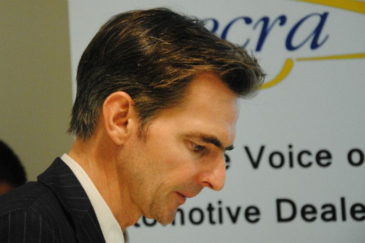 Cecra-Geschäftsführer Bernhard Lycke erläuterte die Maßnahmen des europäischen Händlerverbandes im Rahmen der wettbewerbsrechtlichen Neuordnung. (Foto: Baeuchle)