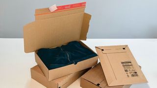 umstellung-warenpost-kleinpaket-1000x563v1 (Bild: Dinkhauser Kartonagen)