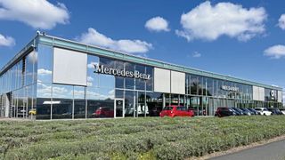 Der Mercedes-Benz-Partner Neils & Kraft hat sich beim Automotive Business Award 2024 mit seinem digitalisierten Serviceprozess als Gewinnerbetrieb platziert. (Bild: Achter – VCG)