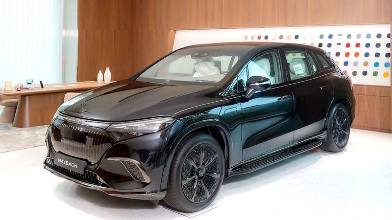 Der Ausstellungsbereich befindet sich im Erdgeschoss. (Bild: Mercedes-Benz AG)